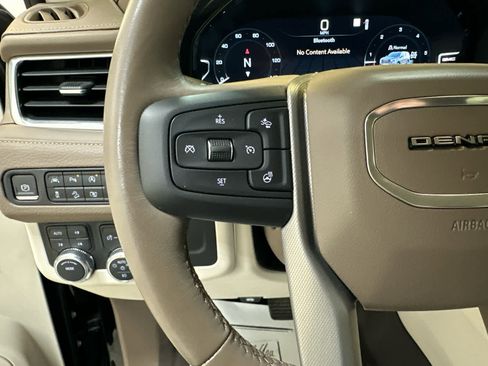 Used 2022 GMC Yukon XL Denali image 21