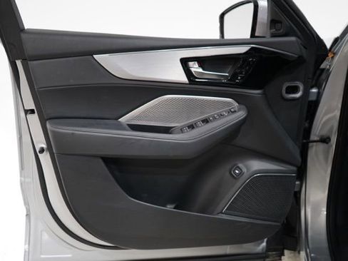 Used 2023 Acura MDX SH-AWD image 19