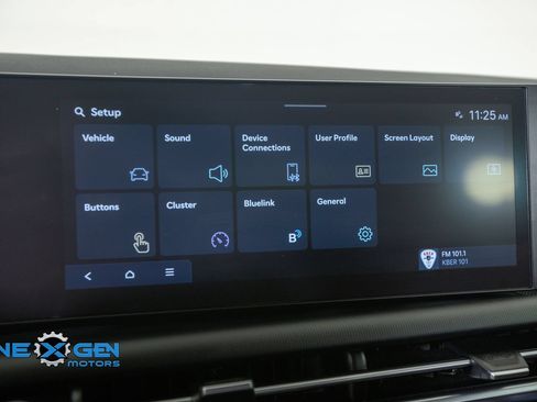 Used 2025 Hyundai Santa Cruz SEL AWD/4WD image 20