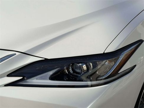 Certified 2024 Lexus ES 350 w/ Premium Package image 8