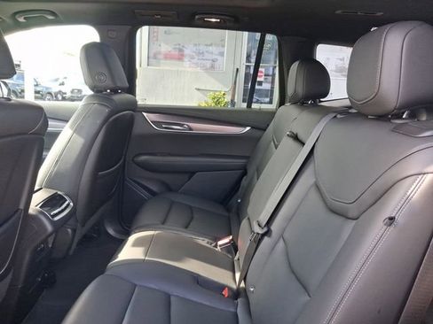 Used 2023 Cadillac XT6 Luxury FWD image 6