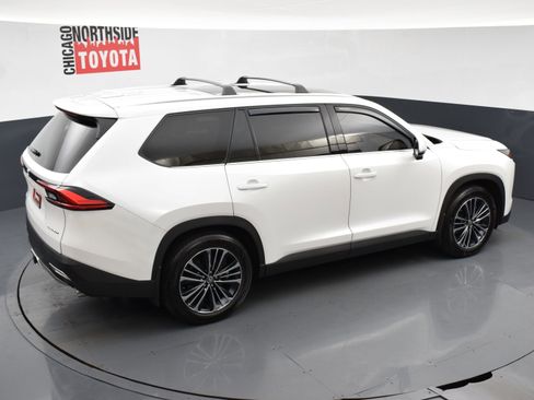 Used 2024 Toyota Grand Highlander AWD Hybrid image 33