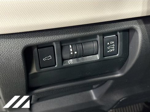 Used 2026 Subaru Forester Premium AWD/4WD image 10