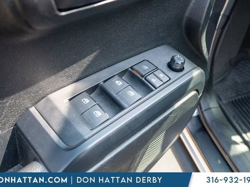 Used 2021 Toyota Tacoma SR AWD/4WD image 14