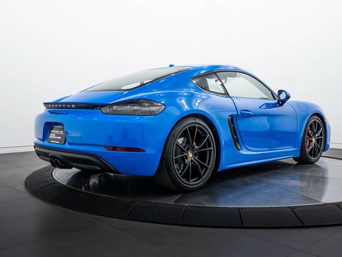 Certified 2025 Porsche 718 Cayman S RWD image 7