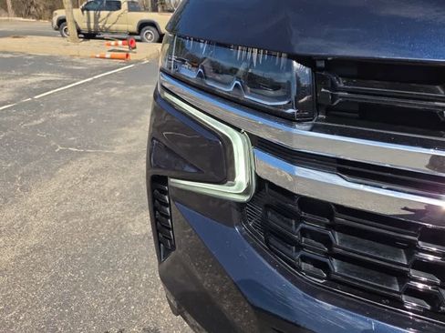 Used 2023 Chevrolet Suburban LS AWD/4WD image 5