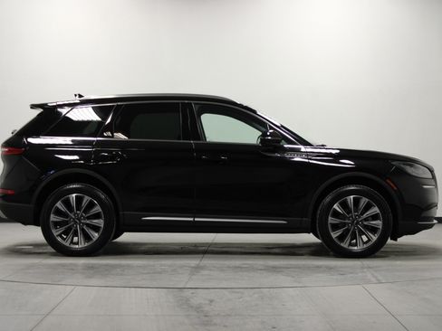 Used 2022 Lincoln Corsair Reserve w/ Elements Package image 3