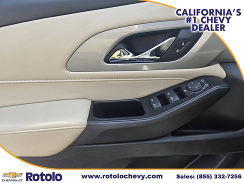Used 2022 Chevrolet Traverse LS image 19