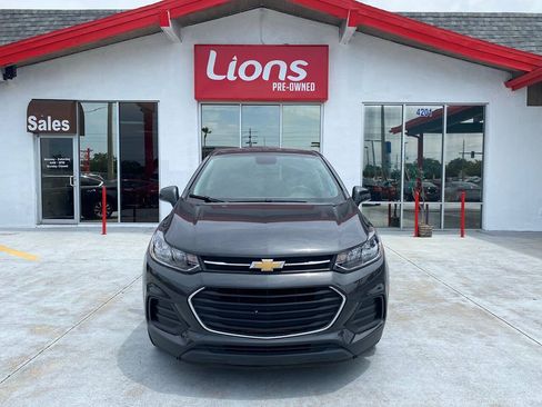 Used 2019 Chevrolet Trax LS w/ Tint and Cruise Package FWD image 1
