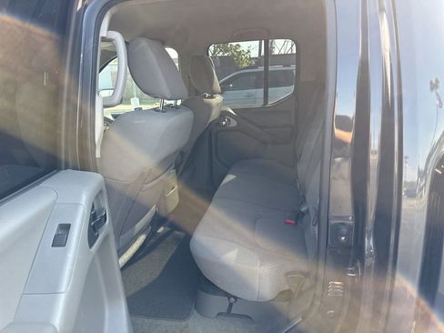 Used 2012 Nissan Frontier SV RWD image 7