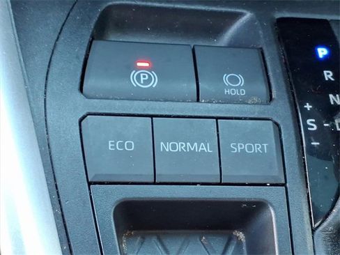 Used 2021 Toyota RAV4 XLE Premium image 13