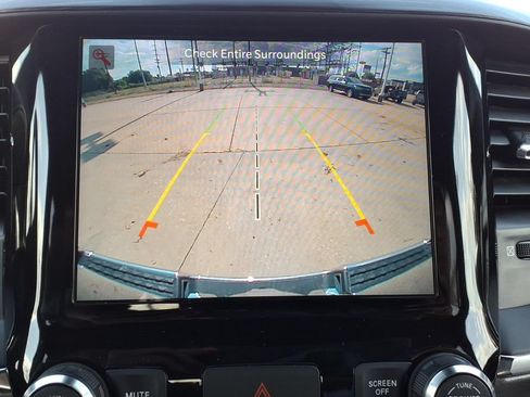 Used 2024 RAM 1500 Laramie RWD image 31