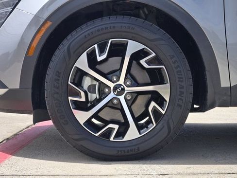 Certified 2024 Kia Sportage EX FWD image 11