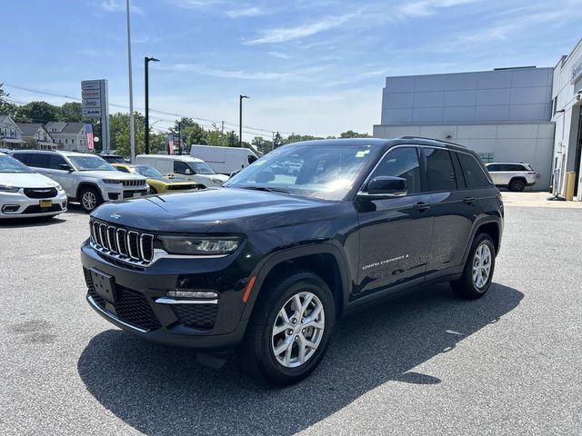 Used 2023 Jeep Grand Cherokee Limited AWD/4WD image 7