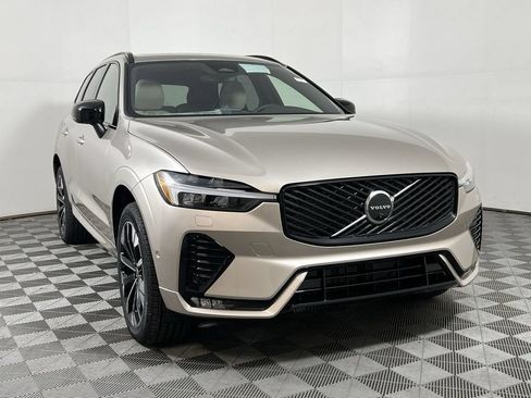 Used 2026 Volvo XC60 B5 Plus w/ Protection Package Premier AWD/4WD image 4