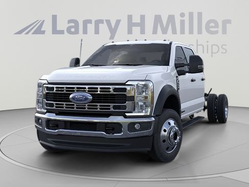New 2026 Ford F550 4x4 Crew Cab w/ XLT Value Package image 2