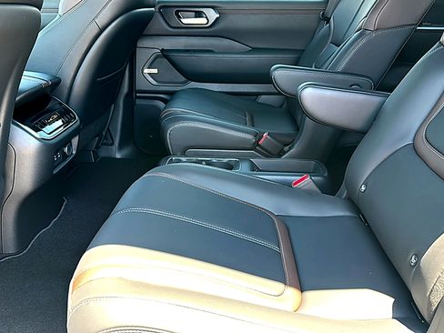 New 2026 Nissan Armada SL w/ Captain's Chari Seat Package AWD/4WD image 15