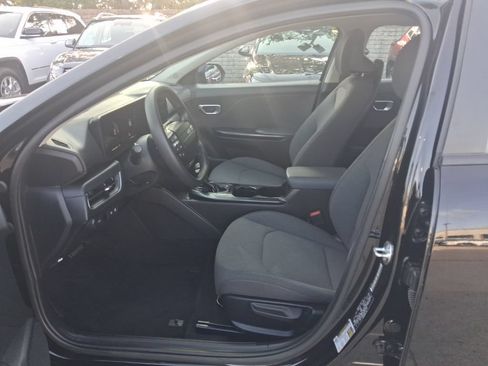 Used 2025 Kia K4 FWD image 4