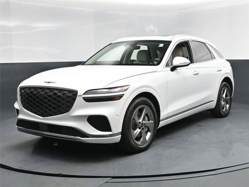 Used 2026 Genesis GV70 2.5T Advanced image 1