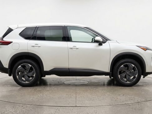 Used 2025 Nissan Rogue SV AWD/4WD image 11