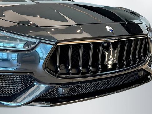Used 2023 Maserati Ghibli Modena RWD image 33