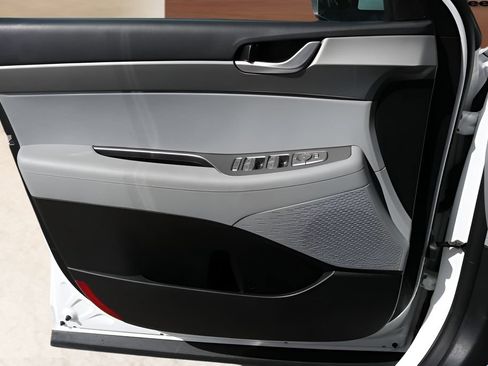 Used 2025 Hyundai Palisade SEL FWD image 11