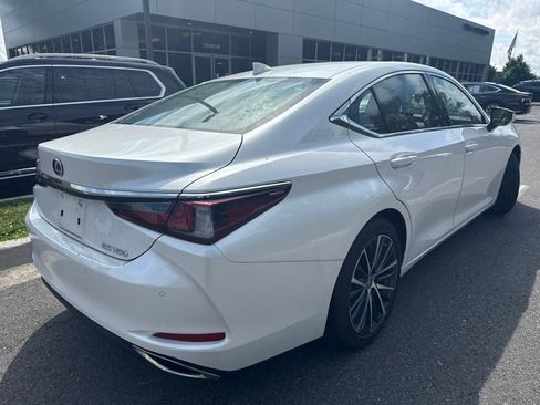 Used 2024 Lexus ES 350 w/ Premium Package FWD image 7