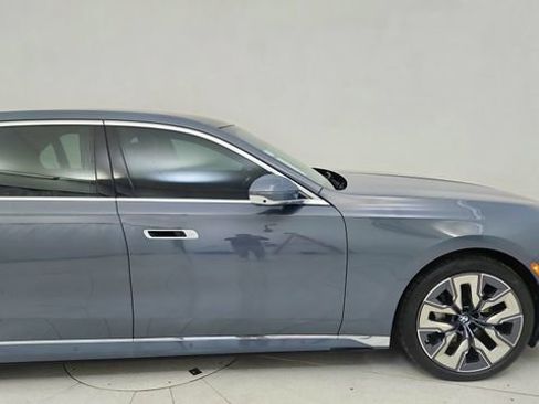 Used 2023 BMW i7 xDrive60 image 8