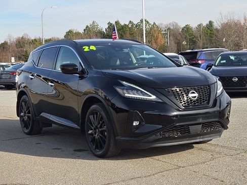 Used 2024 Nissan Murano SV w/ SV Midnight Edition Package image 2