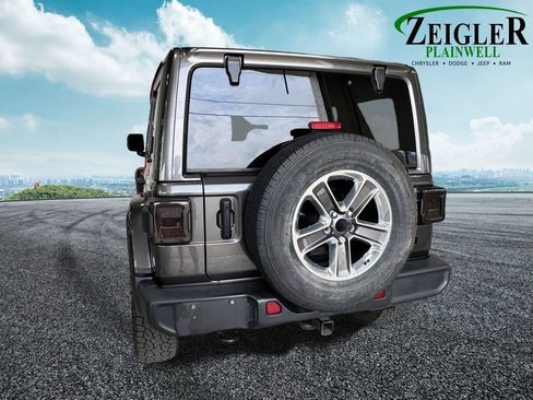 Used 2021 Jeep Wrangler Unlimited Sahara w/ Uconnect 4C Nav & Sound Group AWD/4WD image 4
