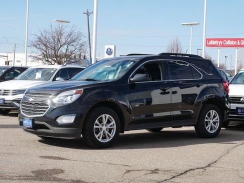 Used 2017 Chevrolet Equinox LT w/ Convenience Package image 3