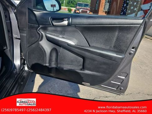 Used 2014 Toyota Camry SE FWD image 5
