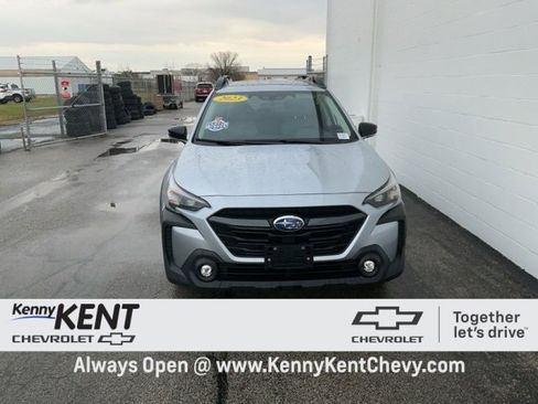 Used 2023 Subaru Outback Premium image 5