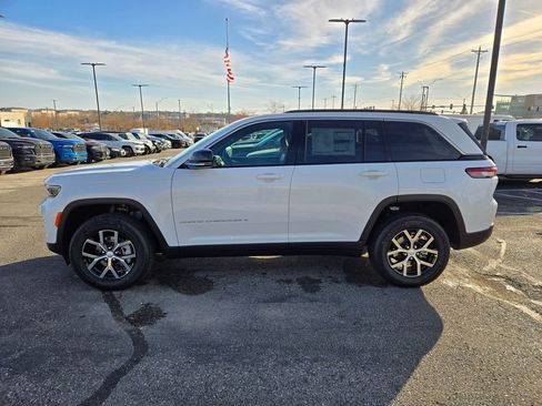 New 2025 Jeep Grand Cherokee Limited image 7