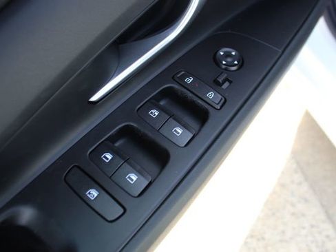 New 2026 Hyundai Elantra Limited FWD image 9