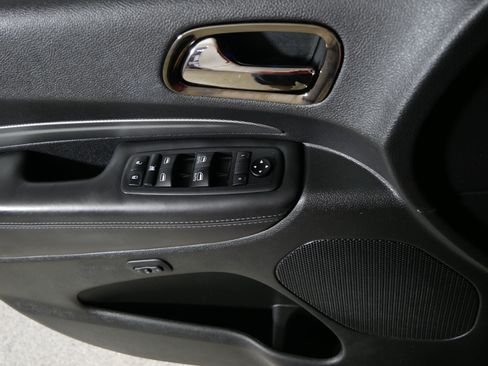Used 2020 Dodge Durango R/T w/ Technology Group AWD/4WD image 19