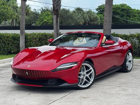 Used 2024 Ferrari Roma Spider RWD image 39