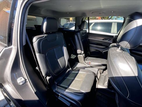 Used 2022 Jeep Grand Cherokee L Limited image 26