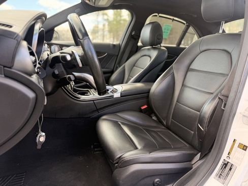 Used 2015 Mercedes-Benz C 400 4MATIC image 12