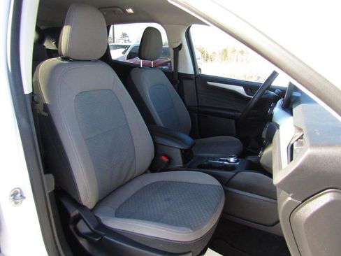 Used 2022 Ford Escape SE image 27