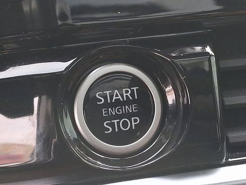 Used 2023 Nissan Pathfinder Platinum image 25