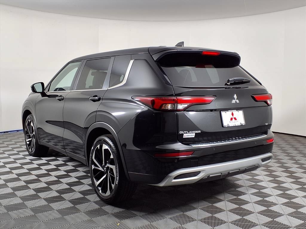 Used 2024 Mitsubishi Outlander SE FWD image 5