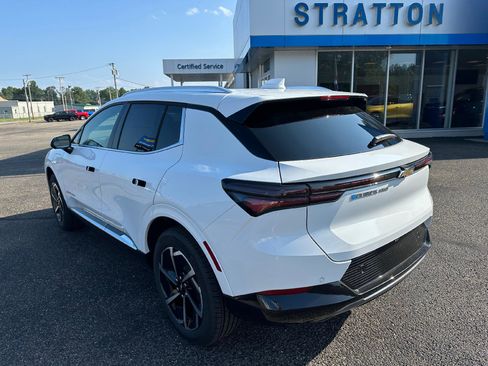 New 2025 Chevrolet Equinox EV LT image 7
