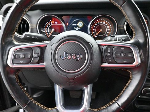 Used 2021 Jeep Wrangler Unlimited Sahara AWD/4WD image 17
