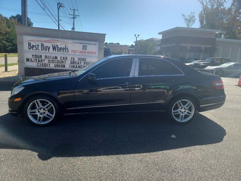 Used 2011 Mercedes-Benz E 350 4MATIC Sedan image 4