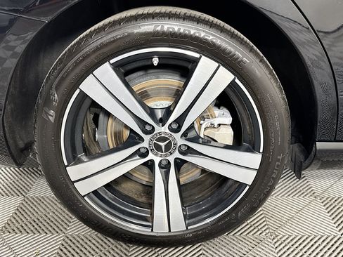 Used 2025 Mercedes-Benz C 300 Sedan image 30
