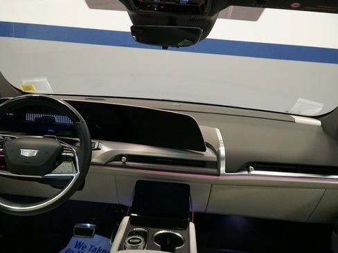 New 2026 Cadillac Vistiq Luxury w/ LPO, Floor Liner Package image 25