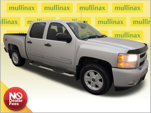 Used 2011 Chevrolet Silverado 1500 LT w/ All-Star Edition AWD/4WD image 1