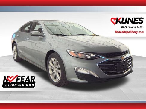 Used 2024 Chevrolet Malibu LT image 1
