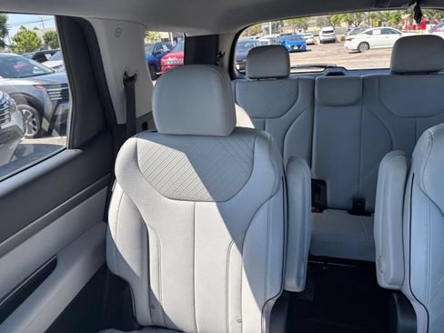 Used 2025 Hyundai Palisade SEL FWD image 43